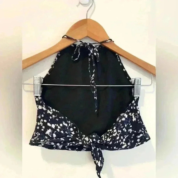 ARITZIA  SUNDAY BEST Stoker Halter Tie Crop Top - Picture 5 of 7